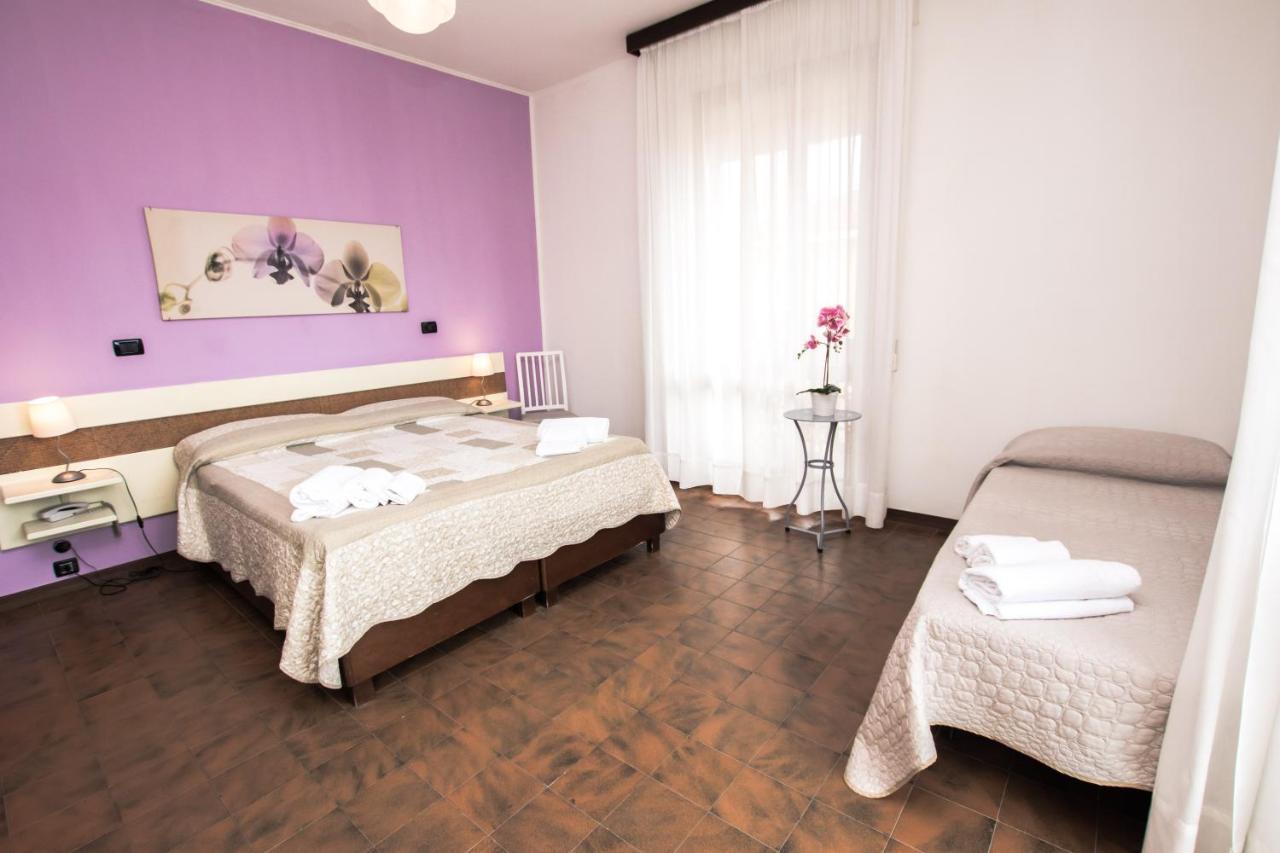 Hotel Giulia มารีนา ดิ มาซซา ภายนอก รูปภาพ