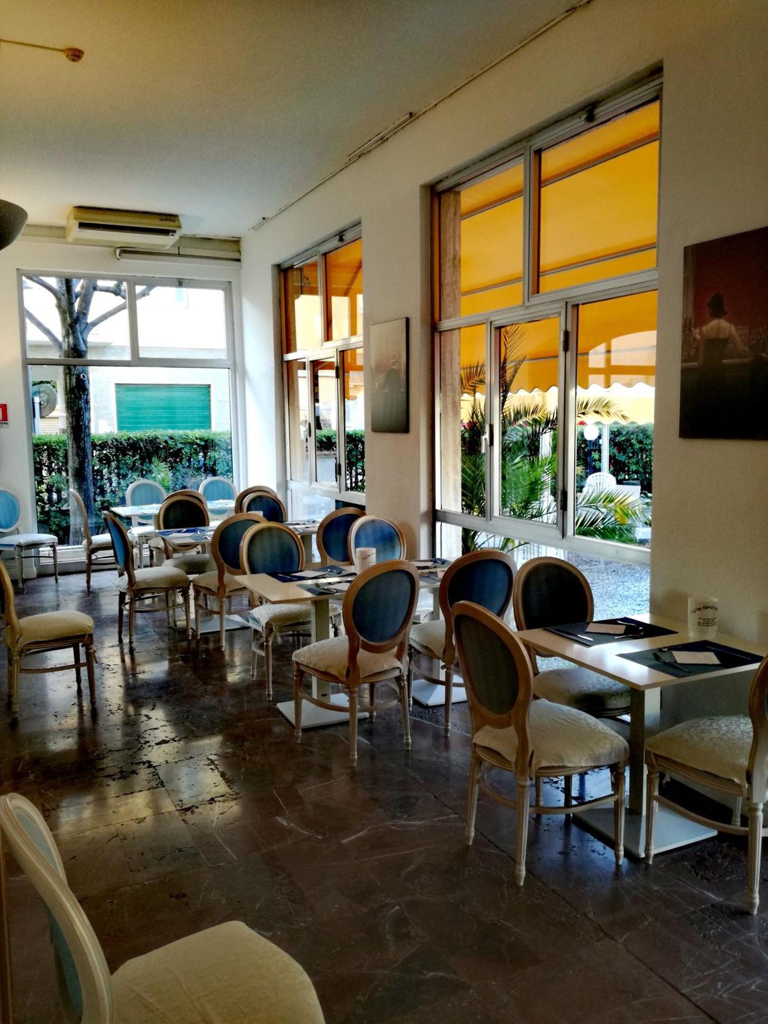 Hotel Giulia มารีนา ดิ มาซซา ภายนอก รูปภาพ