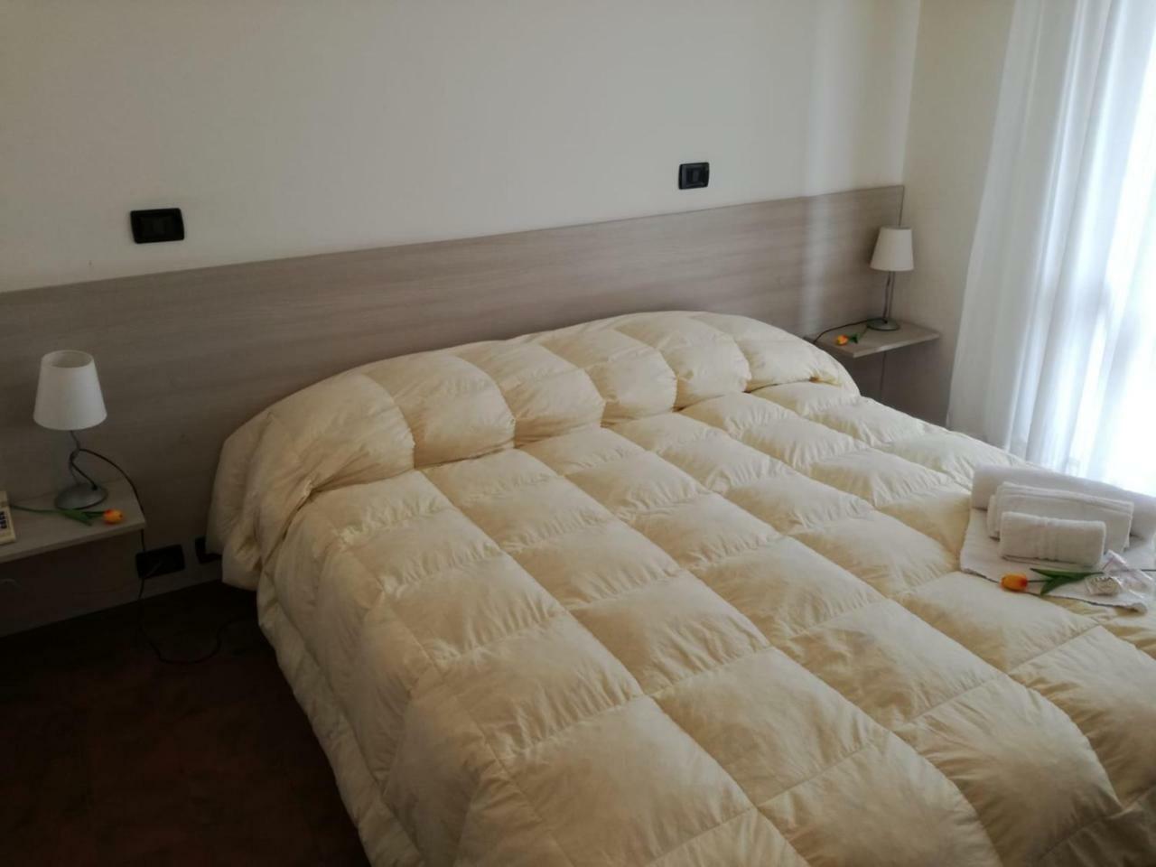 Hotel Giulia มารีนา ดิ มาซซา ภายนอก รูปภาพ