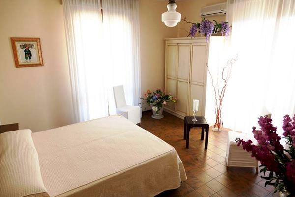 Hotel Giulia มารีนา ดิ มาซซา ภายนอก รูปภาพ